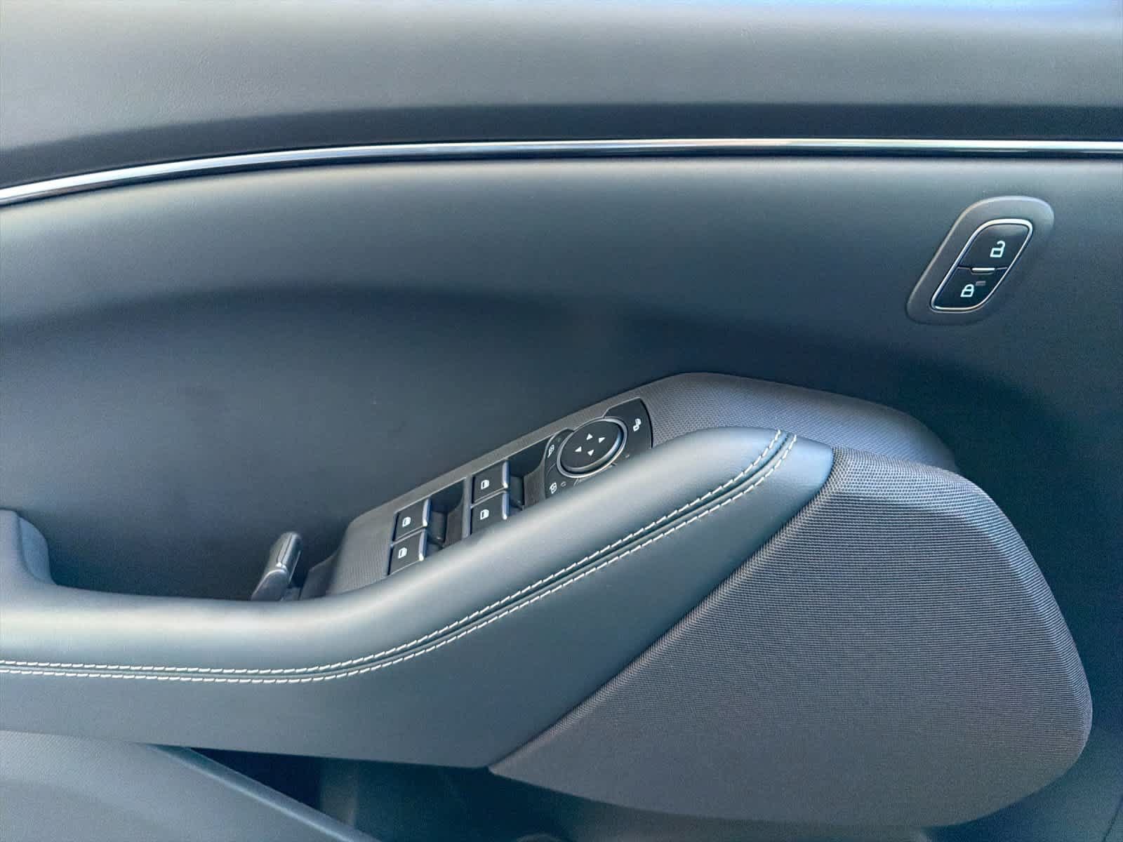 Certified 2025 Ford Mustang Mach-E Select RWD image 12