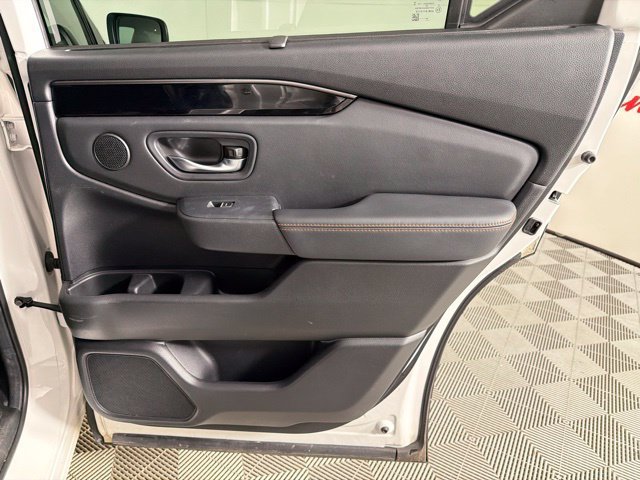 Used 2025 Honda Pilot TrailSport image 39