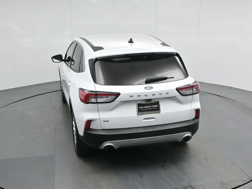 Certified 2022 Ford Escape SE image 17