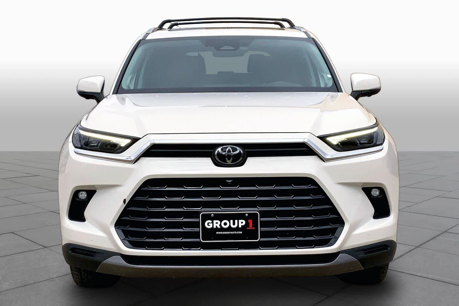 Used 2024 Toyota Grand Highlander AWD image 4
