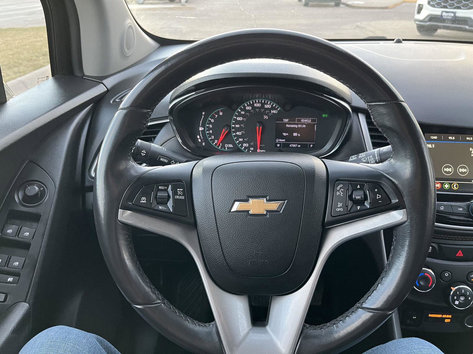 Used 2019 Chevrolet Trax LT w/ LT Convenience Package image 20