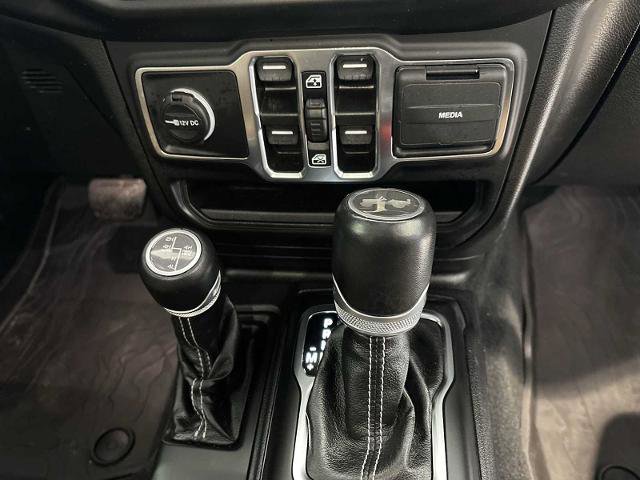 Used 2022 Jeep Wrangler Unlimited Sahara w/ Cold Weather Group image 36