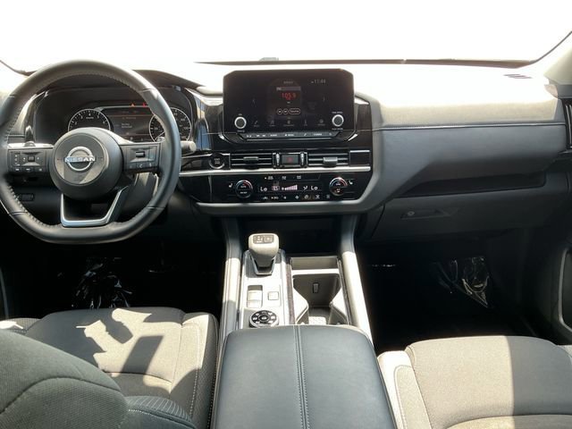 Used 2025 Nissan Pathfinder SV w/ SV Premium Package AWD/4WD image 12