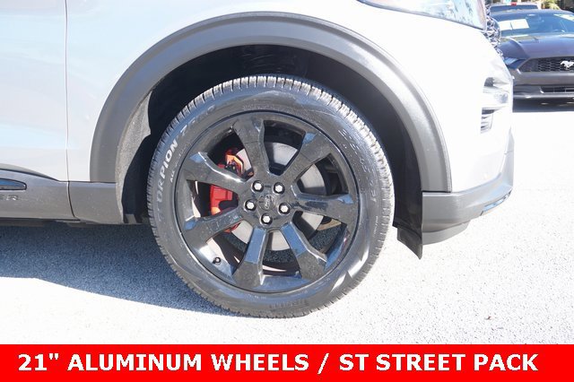 Certified 2022 Ford Explorer ST w/ Equipment Group 401A image 18