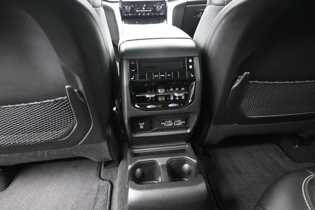 Used 2023 Jeep Grand Cherokee L Limited AWD/4WD image 19