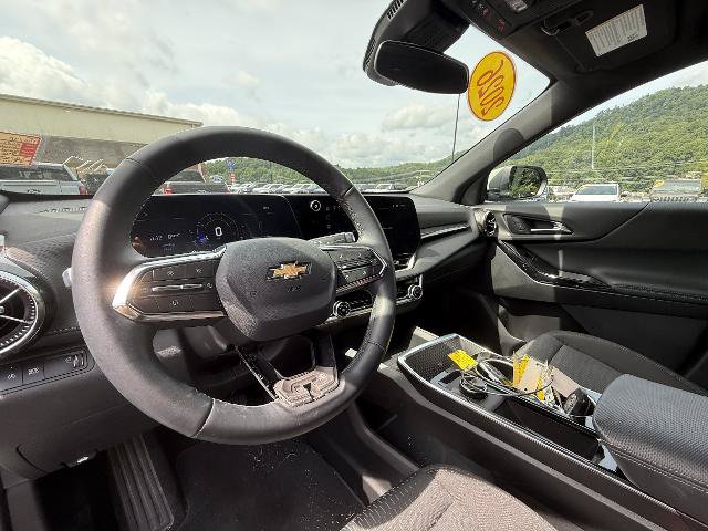 Used 2026 Chevrolet Equinox LT FWD image 7