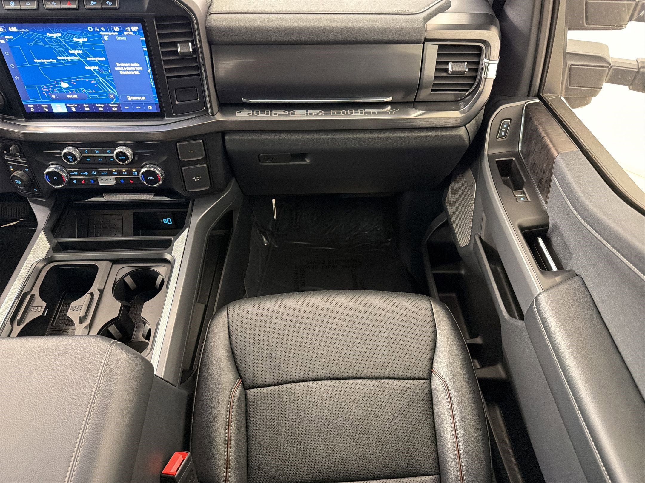 Certified 2024 Ford F250 Lariat w/ Lariat Ultimate Package image 27