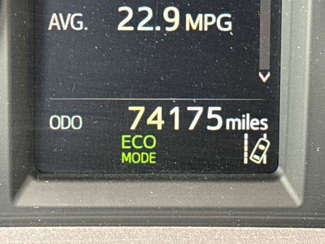 Used 2018 Toyota RAV4 LE FWD image 27