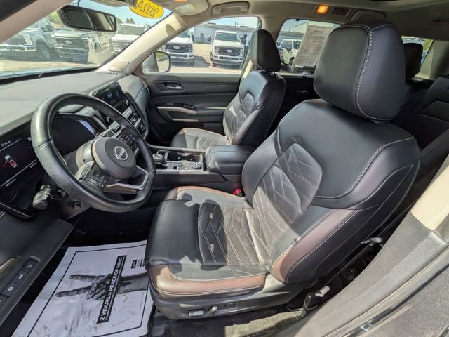 Used 2024 Nissan Pathfinder Platinum AWD/4WD image 8