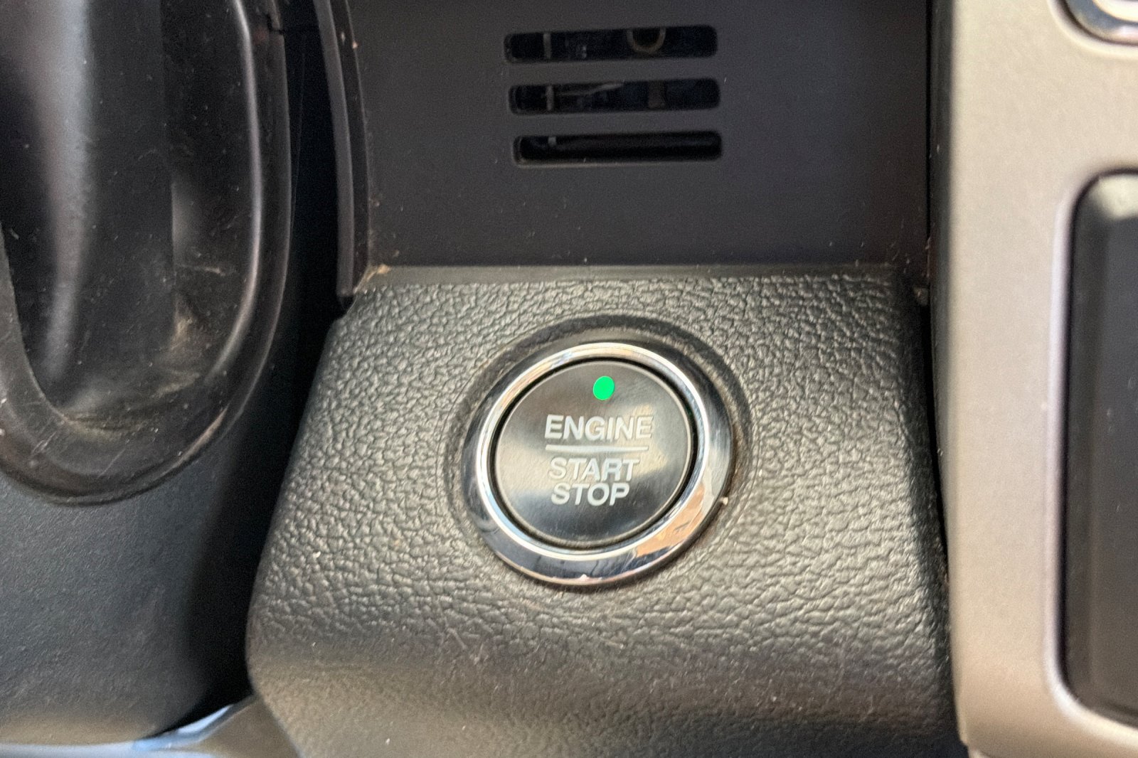 Certified 2022 Ford F250 Lariat w/ Lariat Ultimate Package AWD/4WD image 25