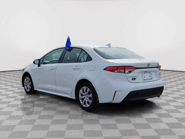 Used 2025 Toyota Corolla LE FWD image 4