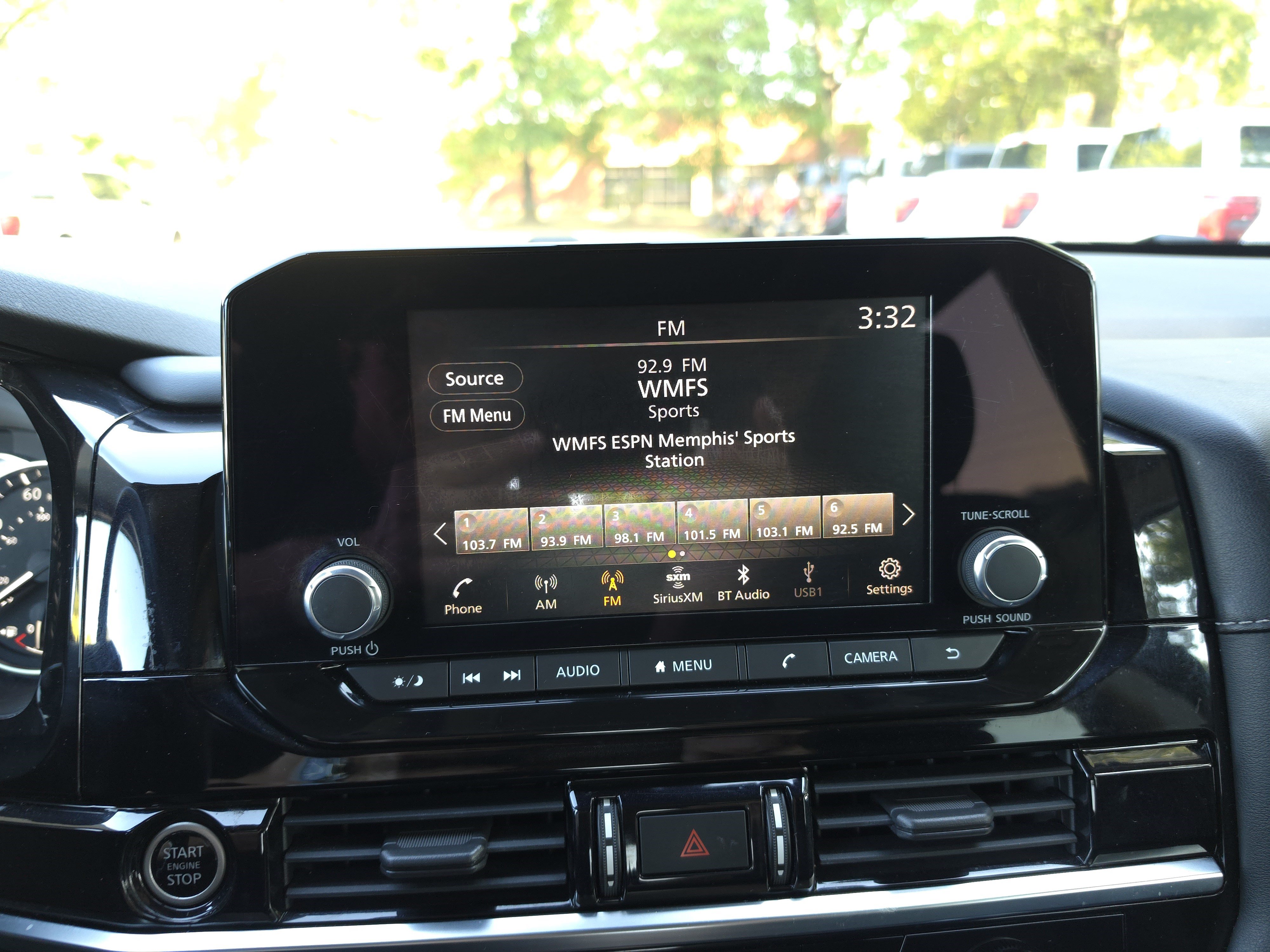 Used 2022 Nissan Pathfinder SV w/ SV Premium Package AWD/4WD image 11