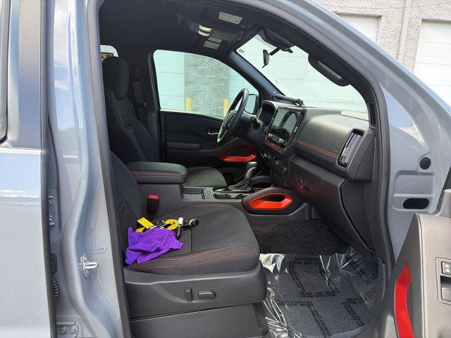 Used 2025 Nissan Frontier PRO-4X AWD/4WD image 25