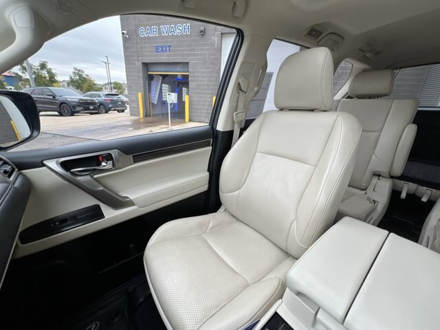 Used 2020 Lexus GX 460 Luxury w/ Luxury Sport Package AWD/4WD image 21