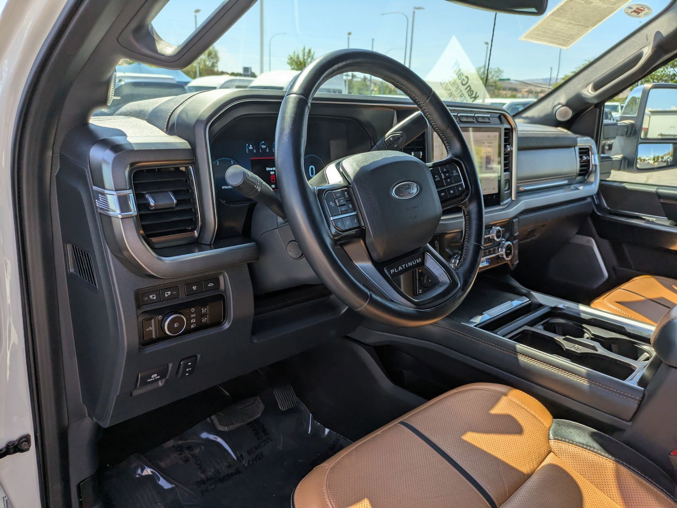 Certified 2023 Ford F250 Platinum w/ FX4 Off-Road Package AWD/4WD image 16