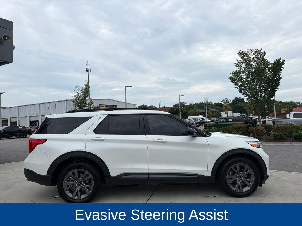 Certified 2023 Ford Explorer XLT w/ Equipment Group 202A RWD image 11