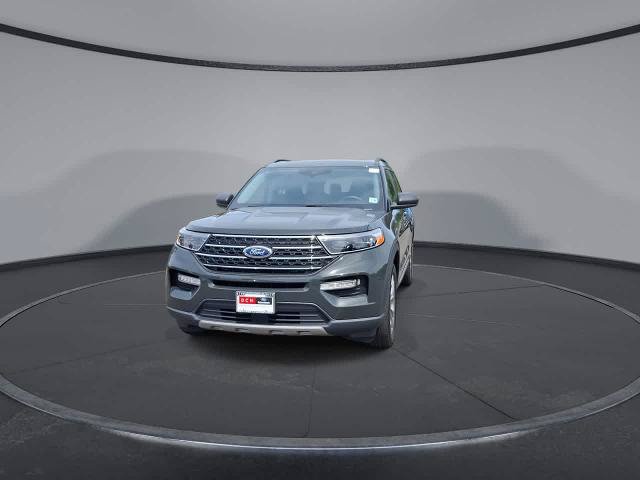 Certified 2023 Ford Explorer XLT w/ Equipment Group 202A AWD/4WD image 3