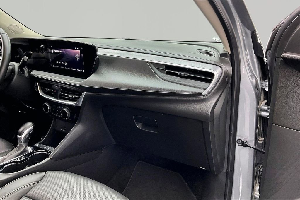 Used 2024 Buick Encore GX Sport Touring FWD image 17