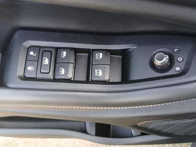 Used 2020 Jeep Grand Cherokee Limited w/ Luxury Group II image 11