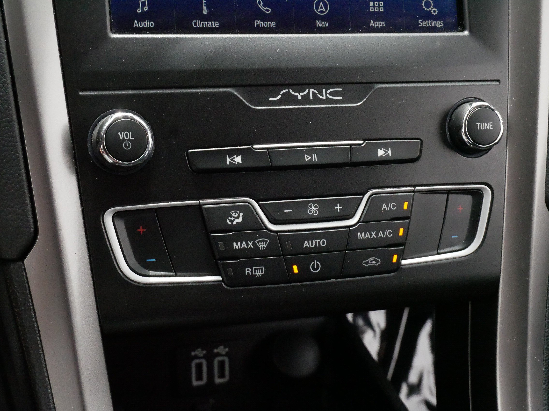 Certified 2020 Ford Fusion SE FWD image 23