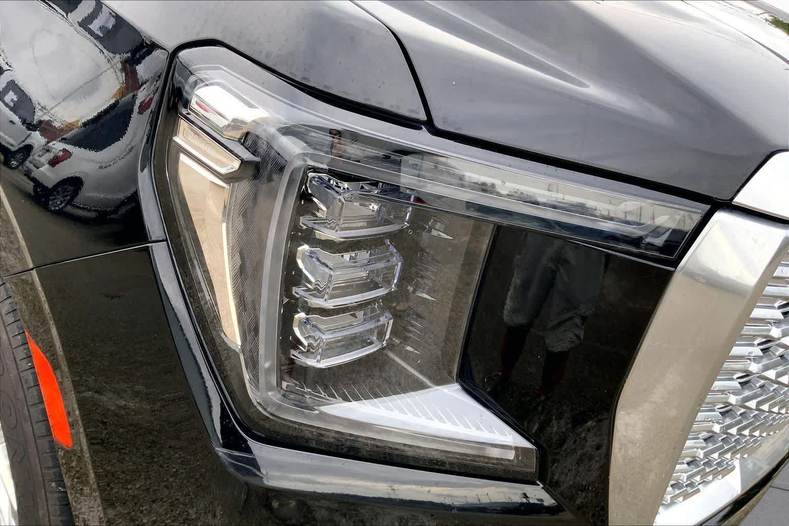 Used 2024 GMC Yukon XL Denali AWD/4WD image 28