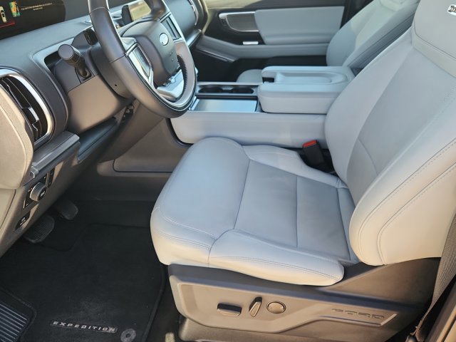 Certified 2025 Ford Expedition Max Platinum AWD/4WD image 7