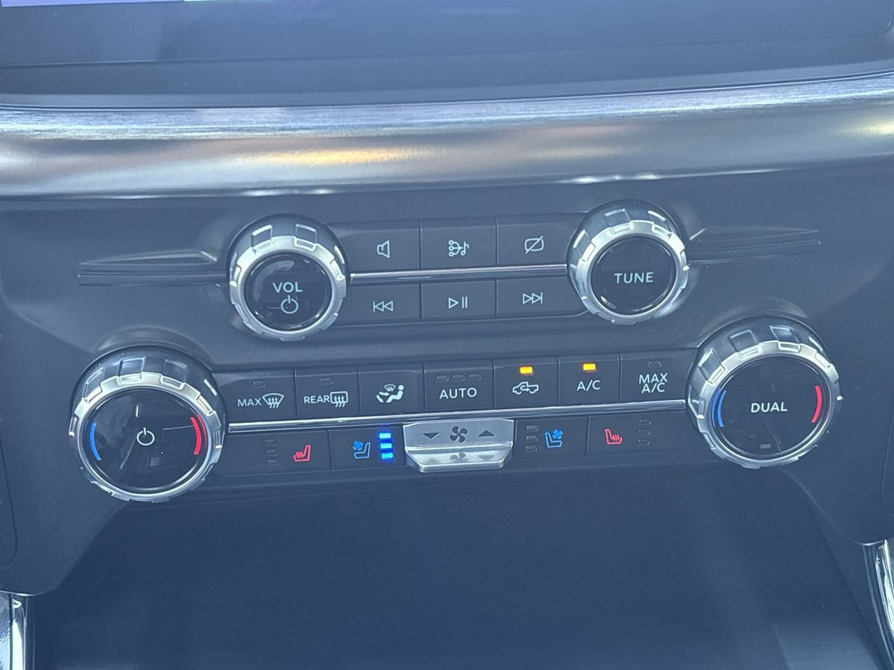 Certified 2023 Ford F150 Lariat w/ Equipment Group 502A High image 25