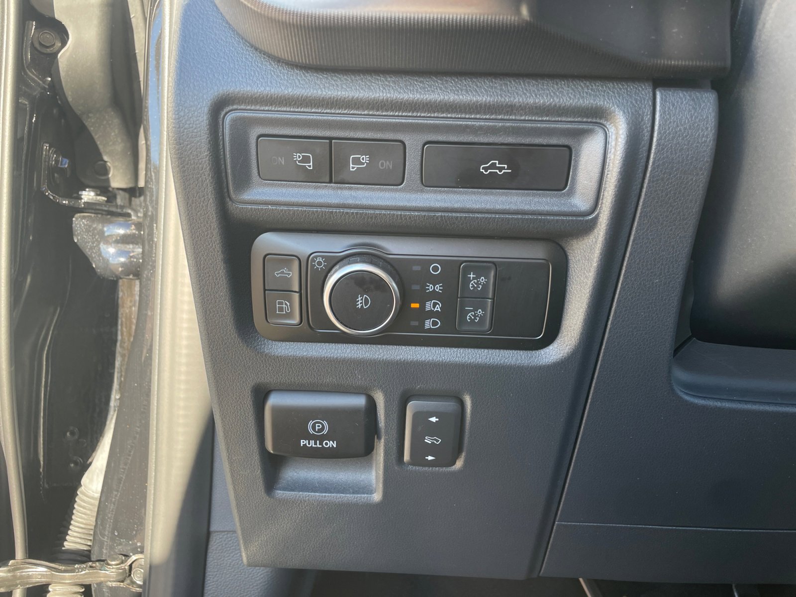 Certified 2023 Ford F150 Platinum w/ Equipment Group 701A High image 14