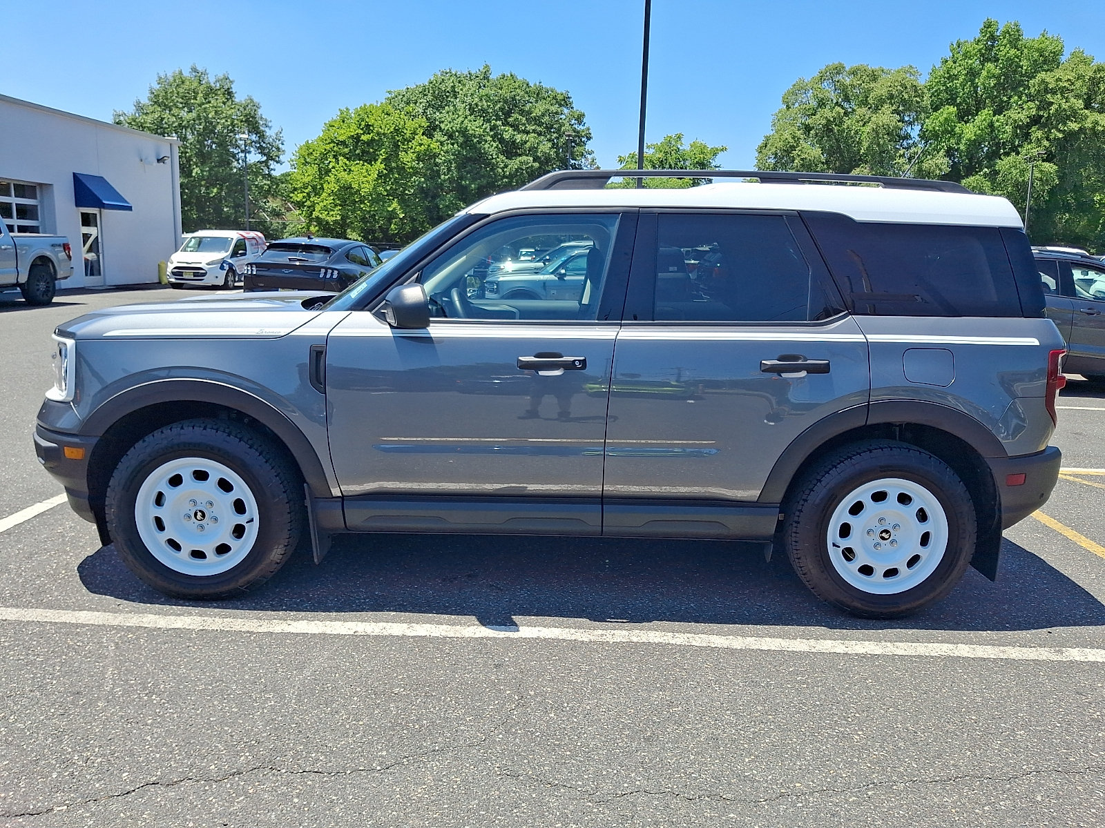 Certified 2024 Ford Bronco Sport Heritage w/ Heritage Convenience Package AWD/4WD image 6