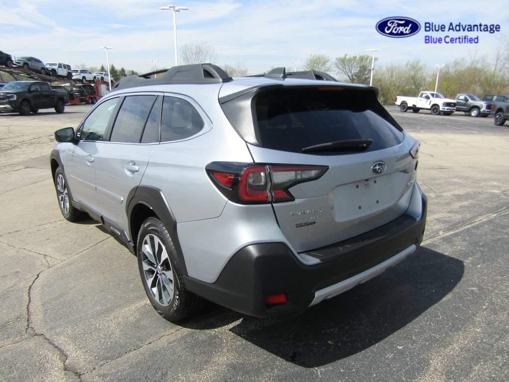 Used 2025 Subaru Outback Limited AWD/4WD image 4