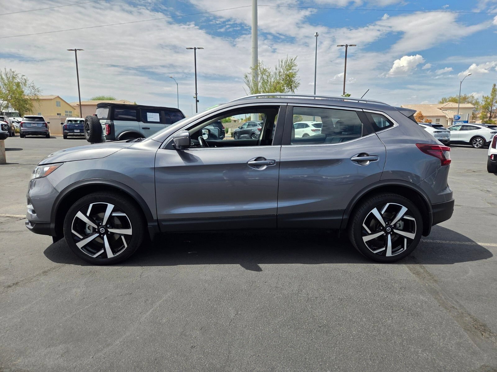 Used 2022 Nissan Rogue Sport SL AWD/4WD image 3
