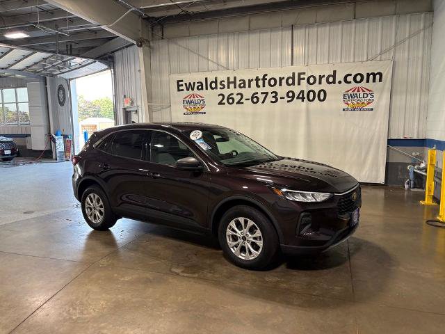 Certified 2023 Ford Escape Active AWD/4WD image 2
