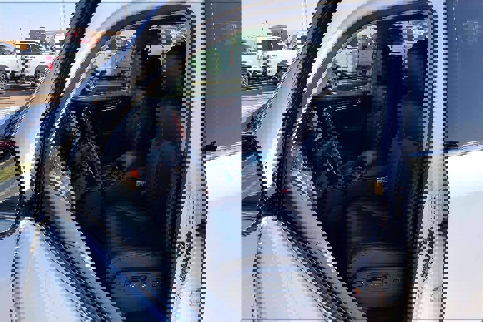 Used 2017 Lexus LX 570 4WD w/ Luxury Package image 10