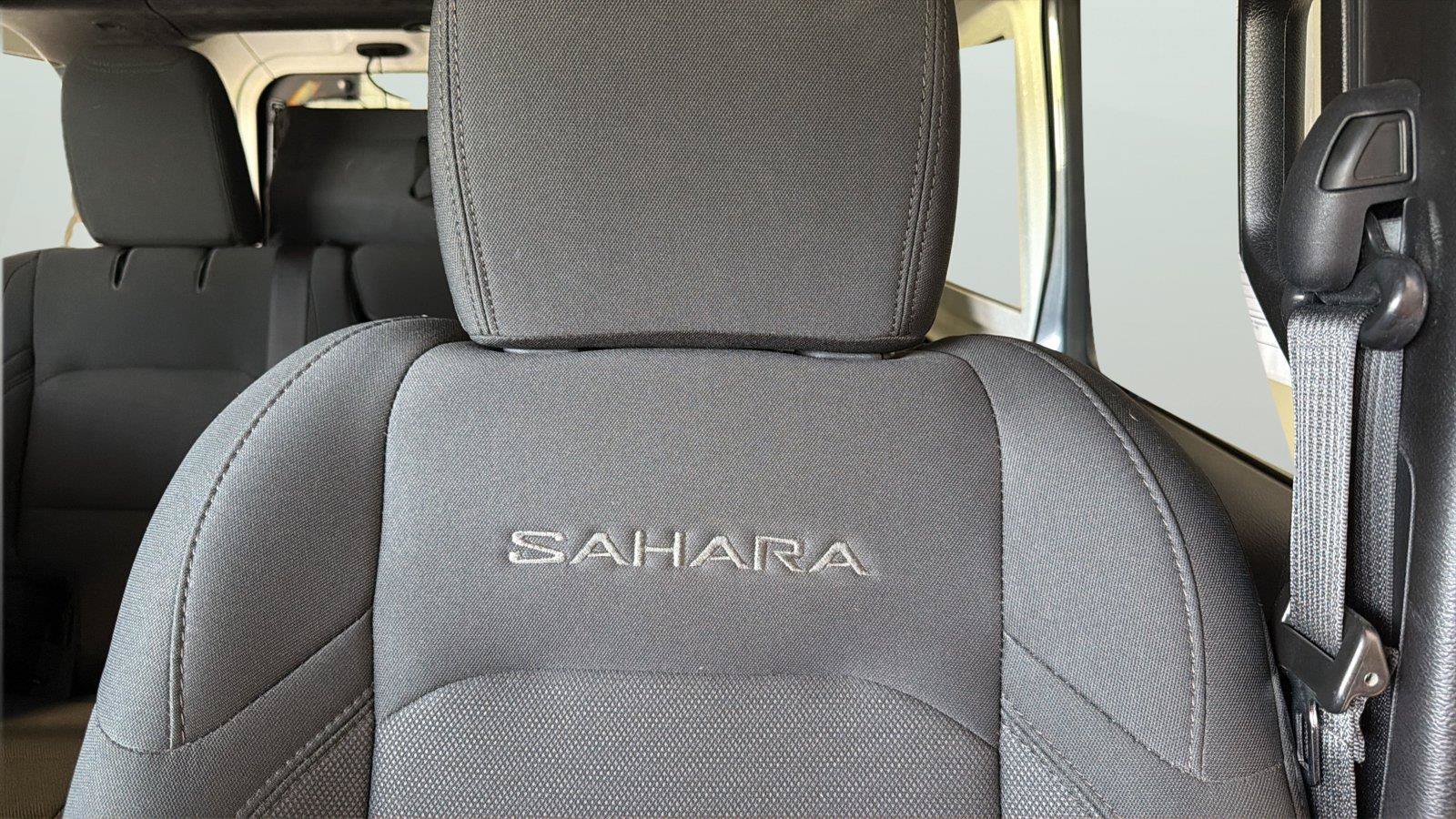 Used 2019 Jeep Wrangler Unlimited Sahara w/ Cold Weather Group AWD/4WD image 25