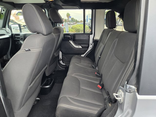 Used 2017 Jeep Wrangler Unlimited Sahara AWD/4WD image 10