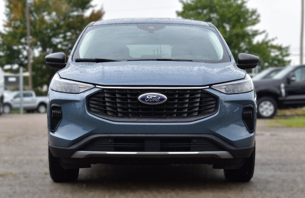 Certified 2023 Ford Escape Active AWD/4WD image 2