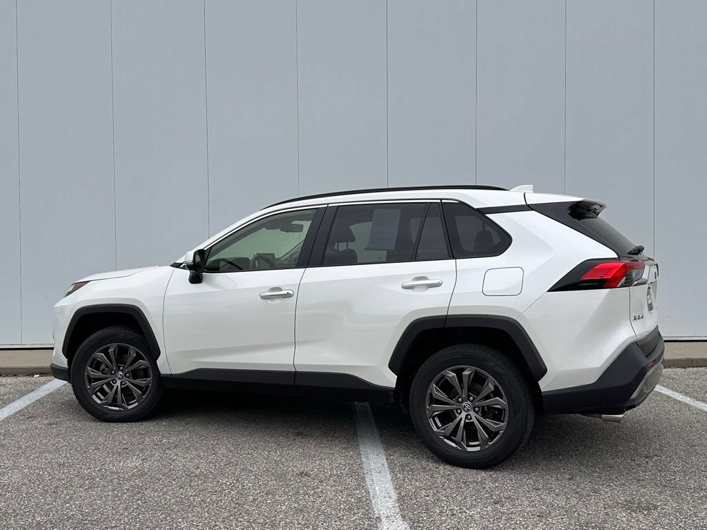 Used 2022 Toyota RAV4 Limited AWD/4WD image 3