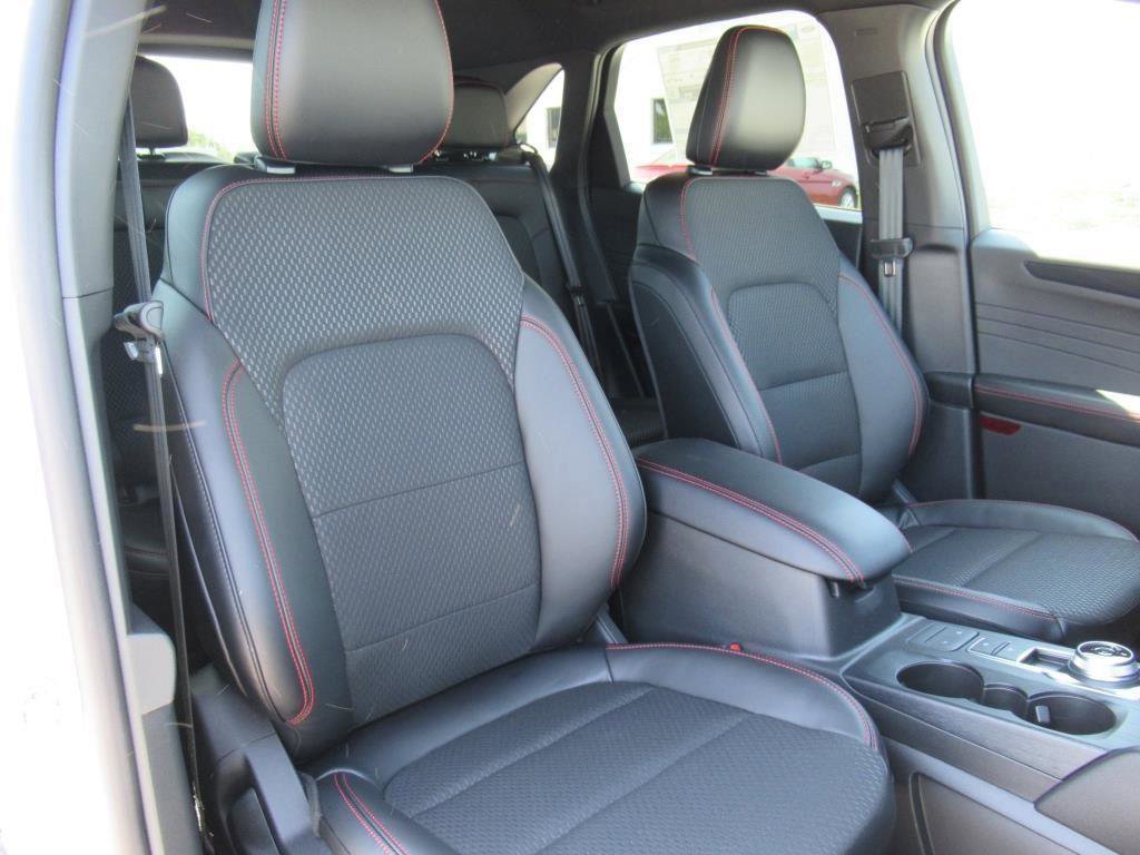 Certified 2025 Ford Escape ST-Line image 8