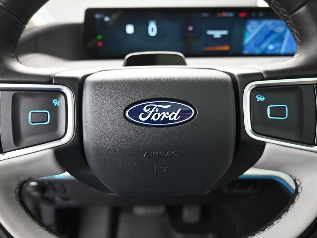 Certified 2025 Ford Expedition Max Platinum image 40