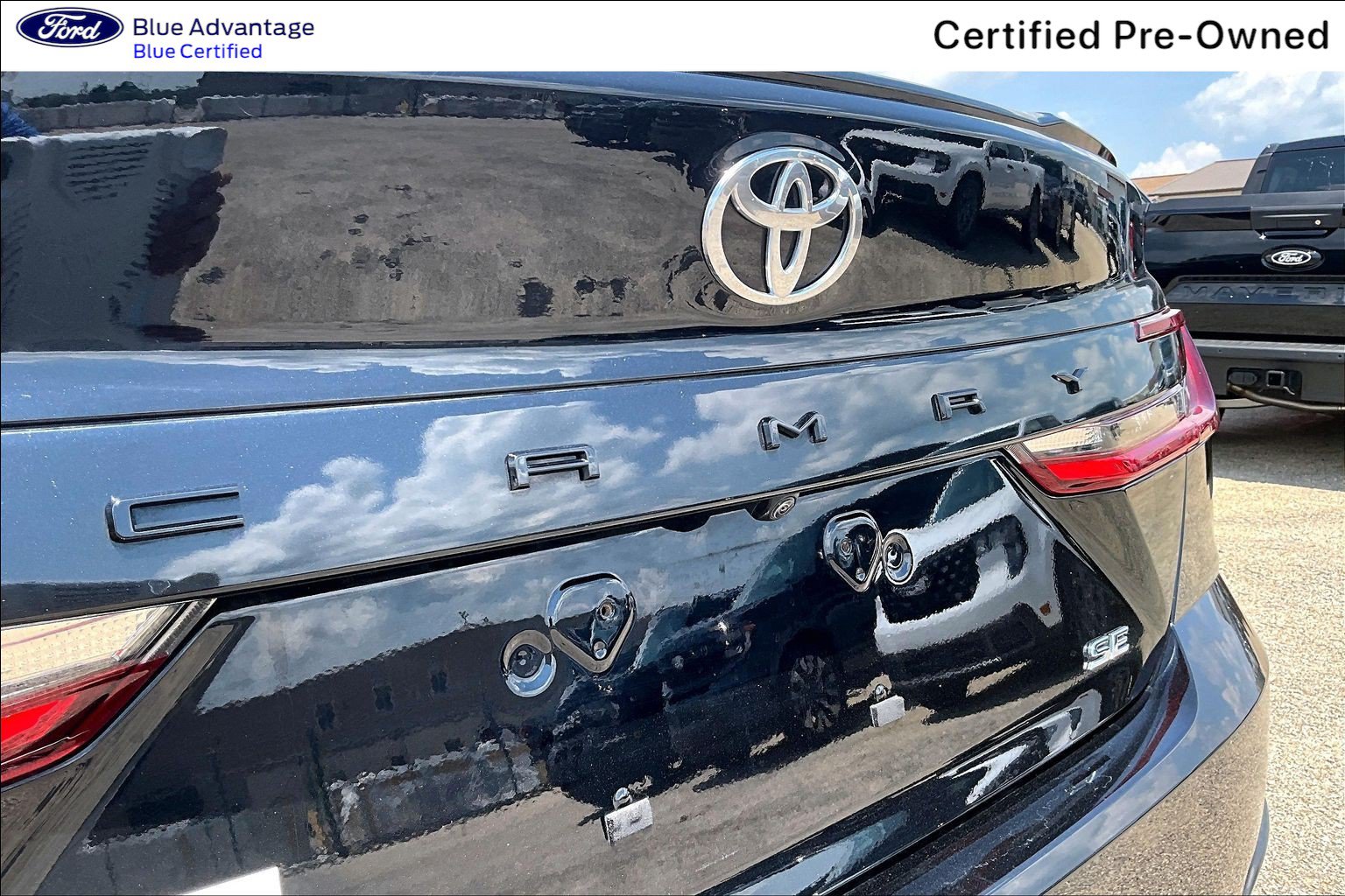 Used 2025 Toyota Camry SE w/ Convenience Package FWD image 32