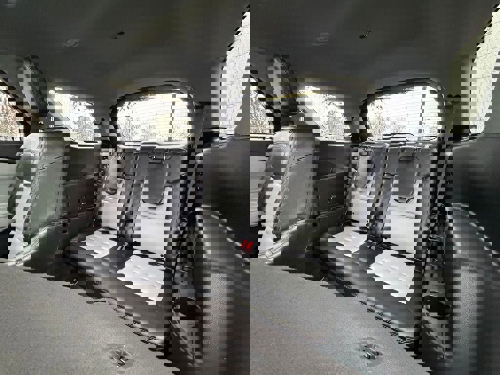 Certified 2022 Ford Explorer XLT w/ Equipment Group 202A image 39