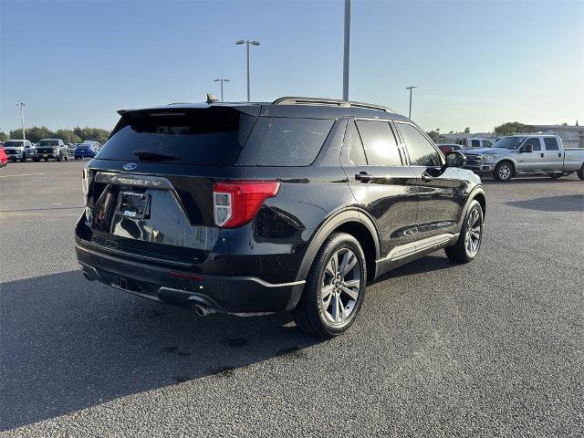 Certified 2022 Ford Explorer XLT w/ Equipment Group 202A image 5