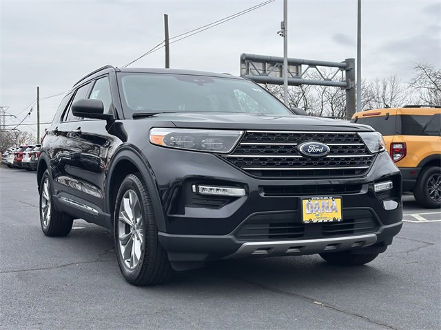 Certified 2022 Ford Explorer XLT w/ Equipment Group 202A image 49