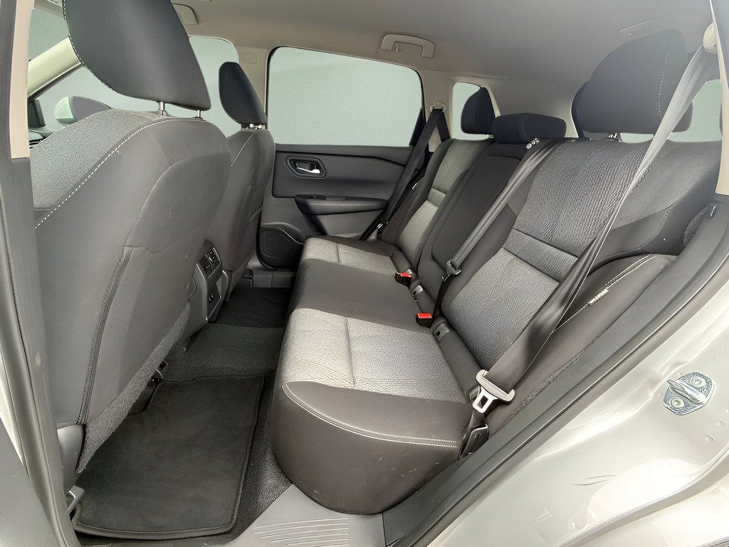 Used 2024 Nissan Rogue SV AWD/4WD image 13