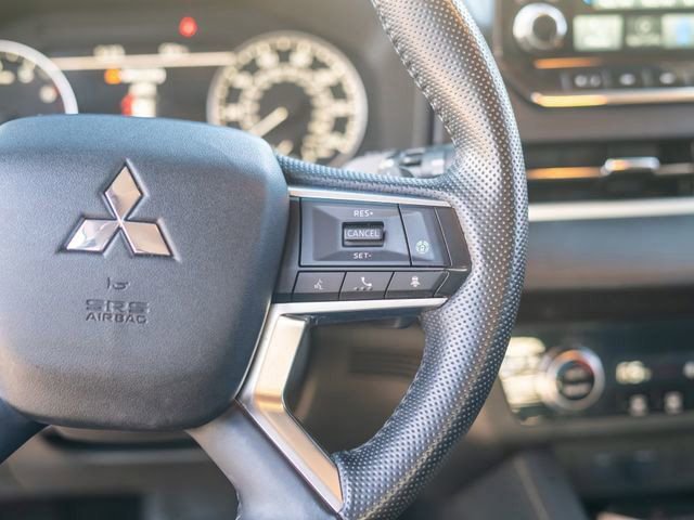 Used 2022 Mitsubishi Outlander SE AWD/4WD image 27