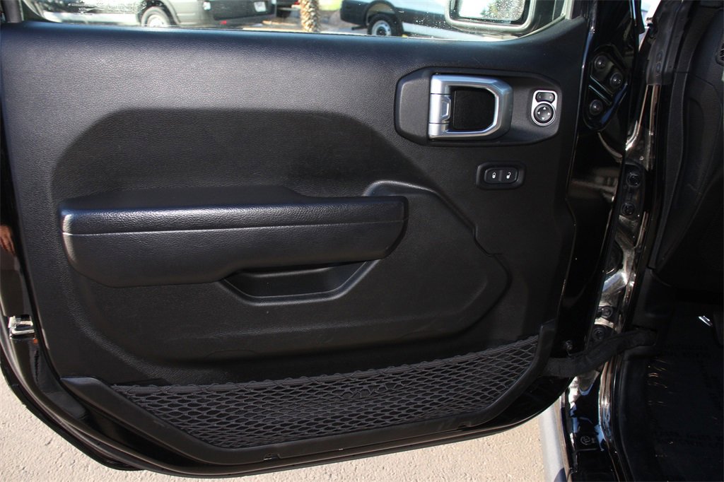 Used 2022 Jeep Gladiator Rubicon w/ LED Lighting Group image 22