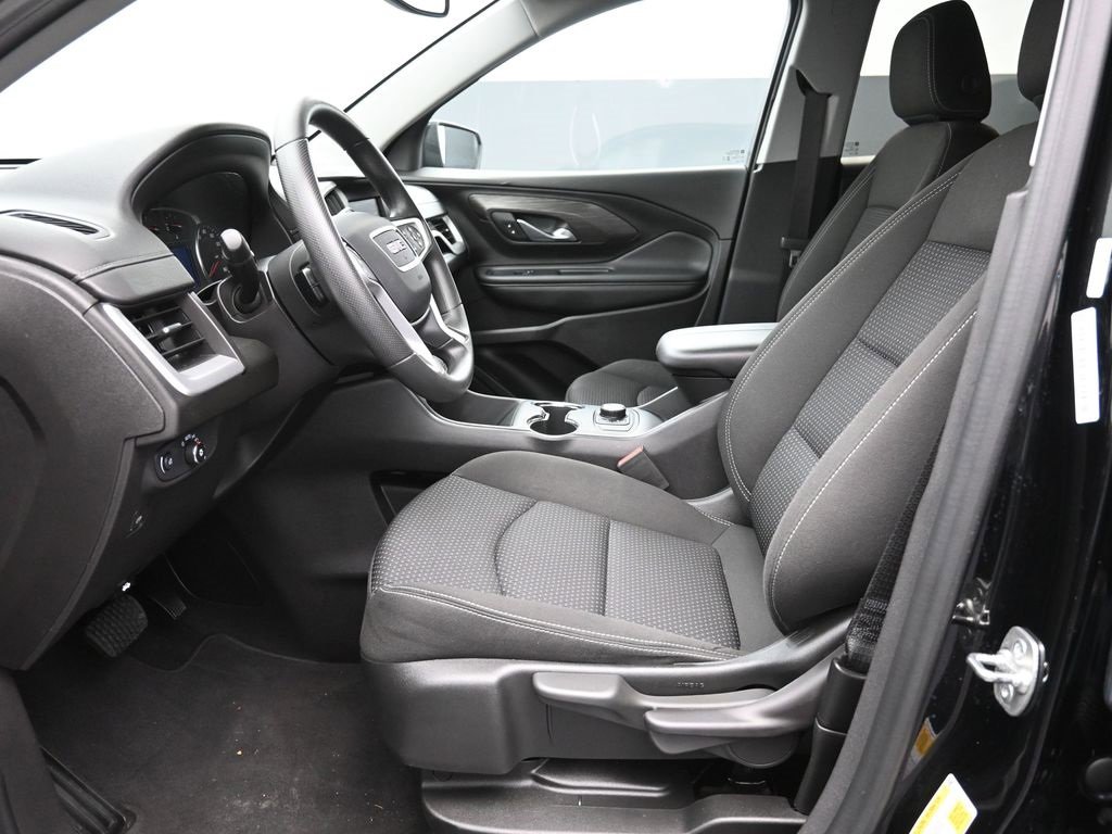 Used 2024 GMC Terrain SLE image 21