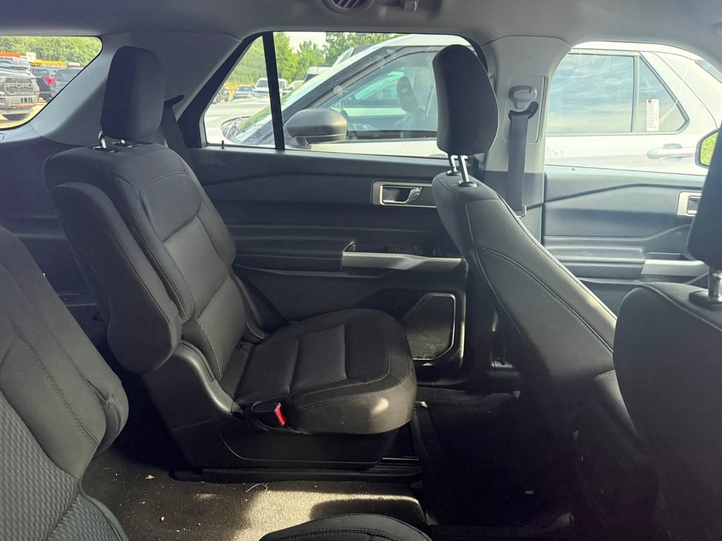 Certified 2024 Ford Explorer XLT AWD/4WD image 9