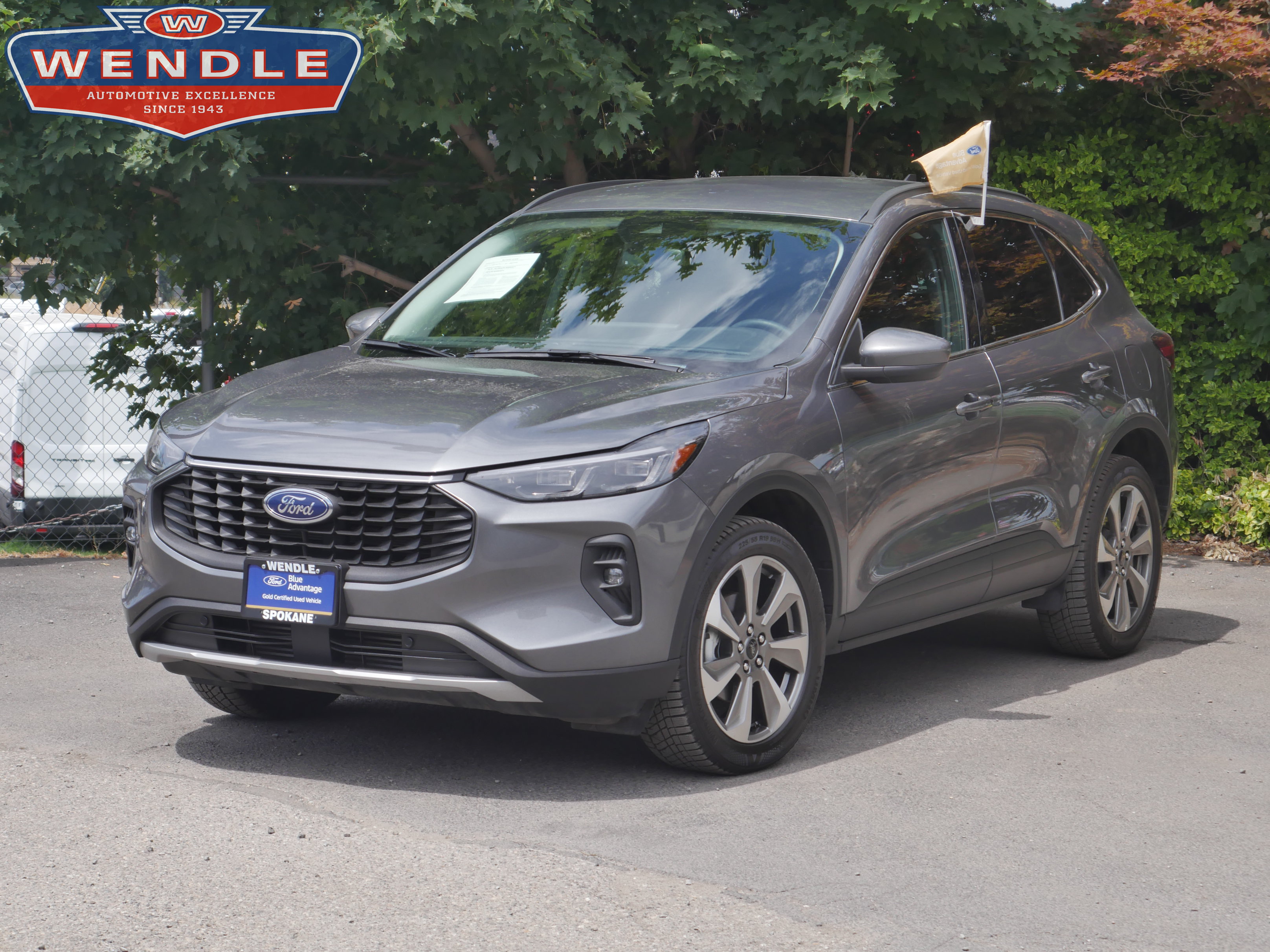 Certified 2025 Ford Escape Platinum AWD/4WD image 1