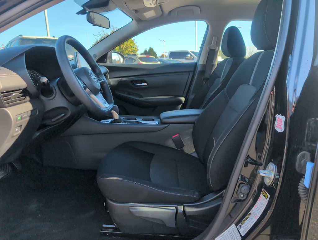 Used 2025 Nissan Sentra SV FWD image 5